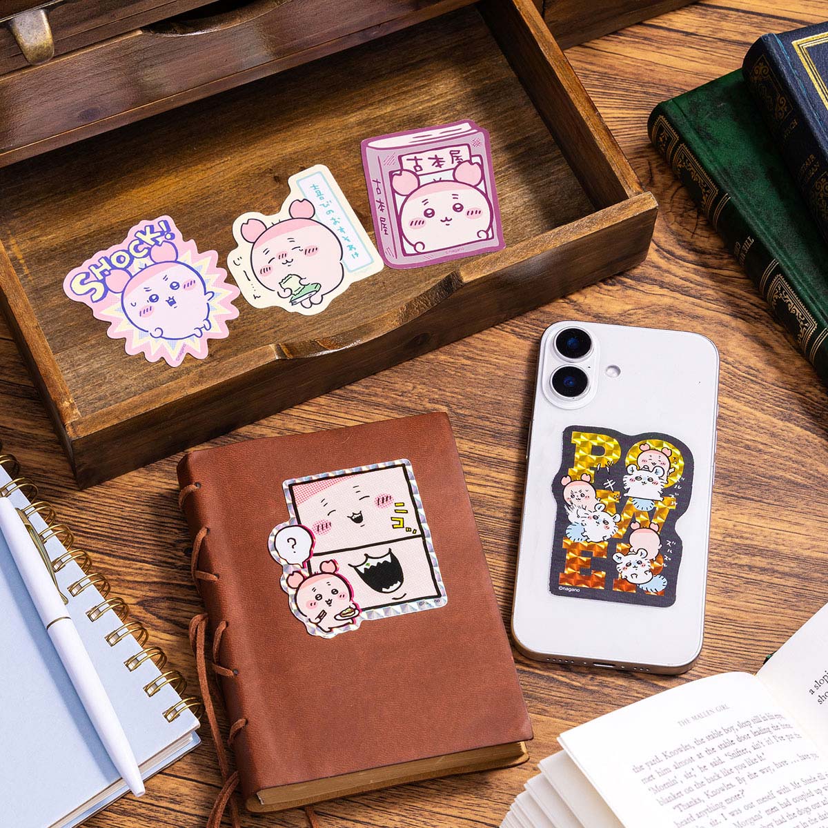 ちいかわ 古本屋のスマホに貼れるサイズのステッカー（喜びのおすそわけ） - Image 2