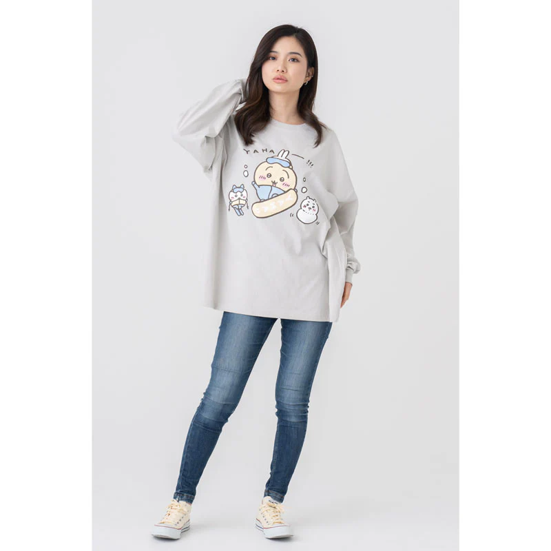 ちいかわ観光 ビックシルエットL/S Tシャツ うさぎスノボ(グレー) - Image 4