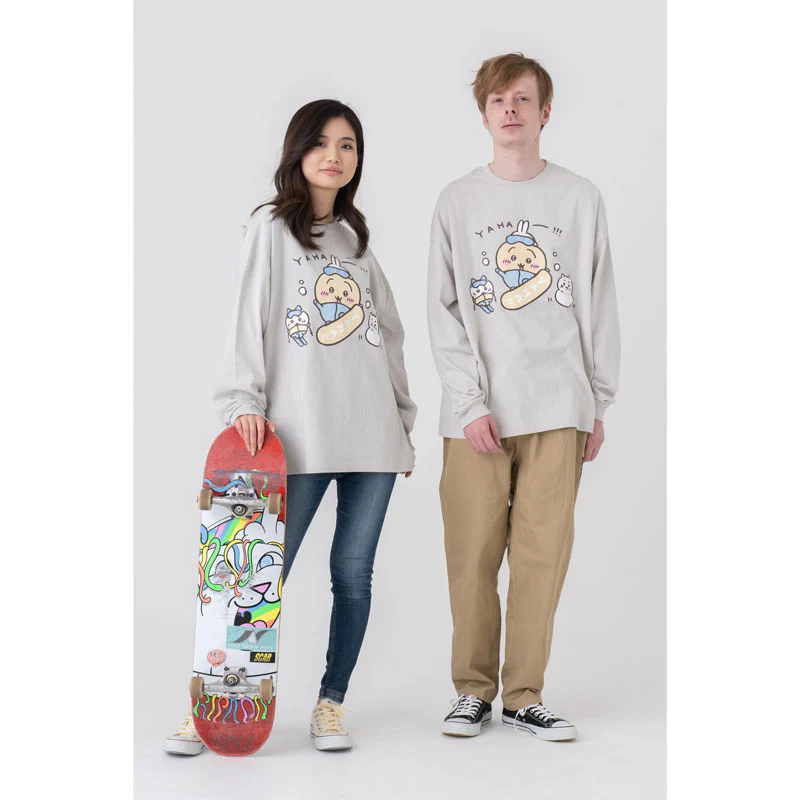ちいかわ観光 ビックシルエットL/S Tシャツ うさぎスノボ(グレー) - Image 6