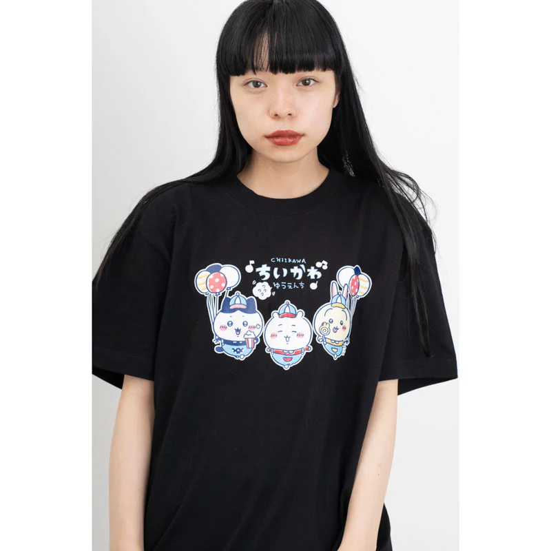 ちいかわ ワクワクゆうえんち Tシャツ メインロゴ ブラック - Image 3