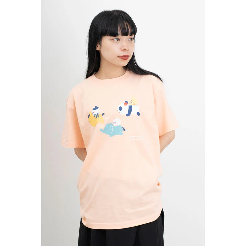 ちいかわ ワクワクゆうえんち Tシャツ アニマルカー アプリコット - Image 3
