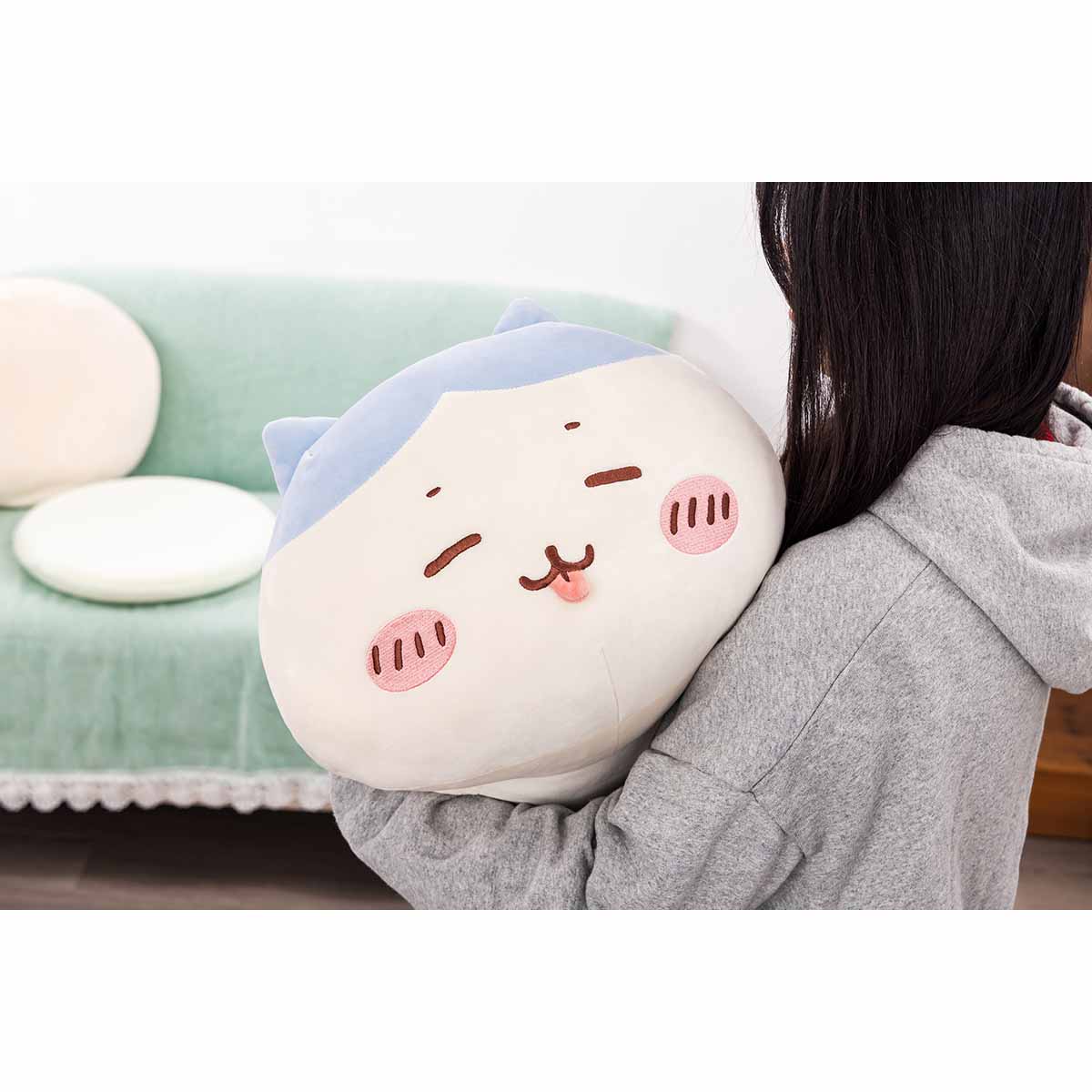 ちいかわ マシュマロみたいな寝そべり抱きぬいぐるみ（ねむねむハチワレ） - Image 3