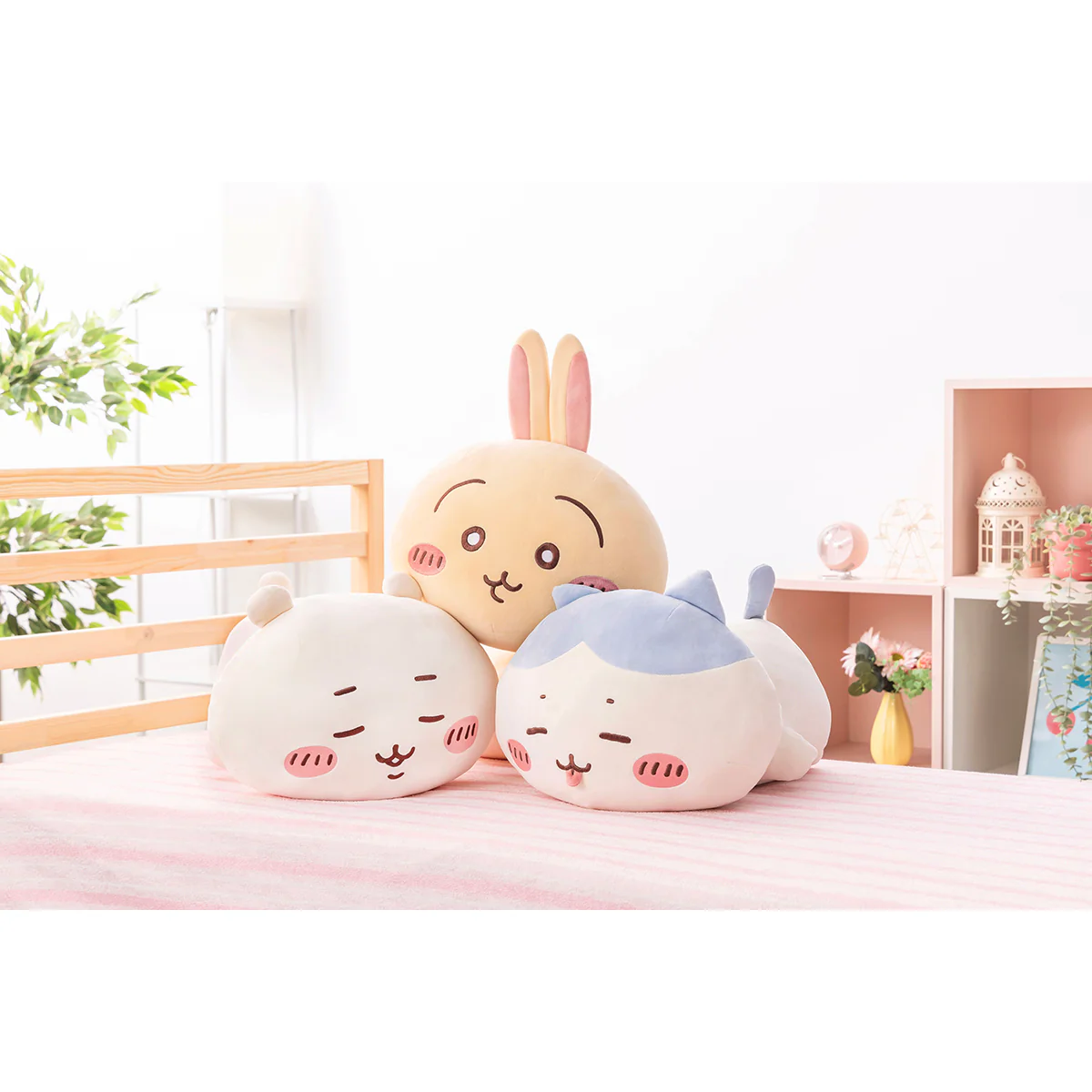 ちいかわ マシュマロみたいな寝そべり抱きぬいぐるみ(ねむねむうさぎ) - Image 2