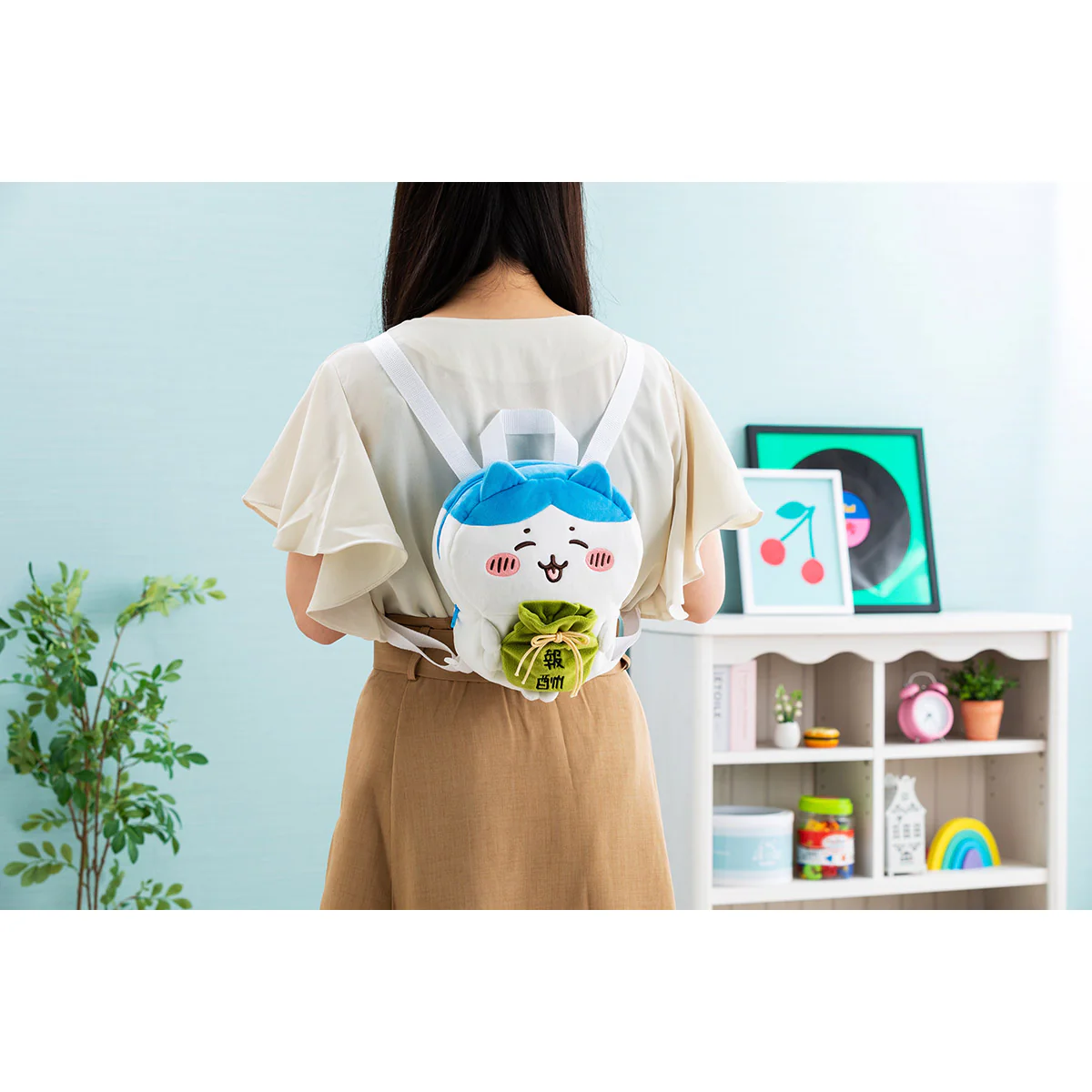 ちいかわ ぬいぐるみリュック（ハチワレ） - Image 3