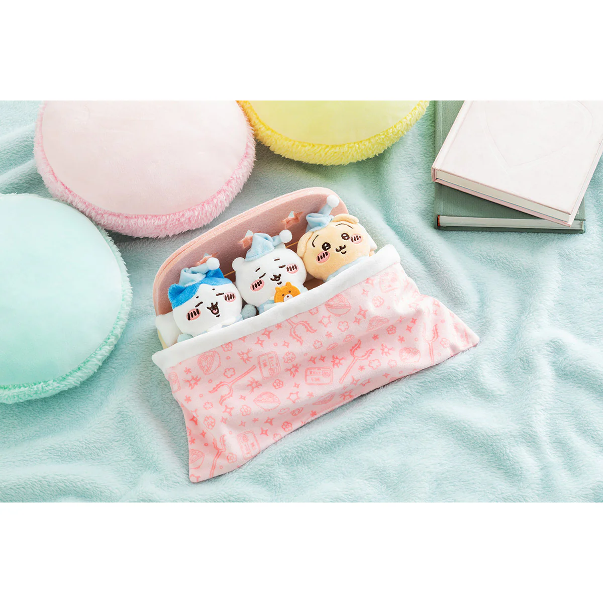 ちいかわ おやすみベッドと繋がるマスコットセット - Image 2