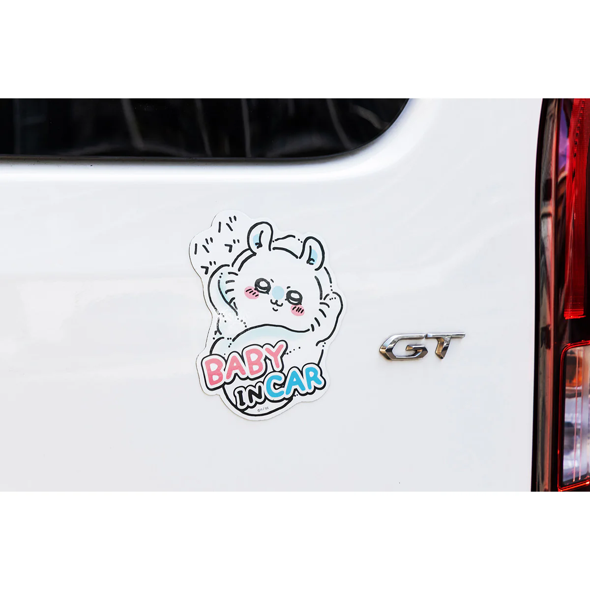 ちいかわ エンジョイドライブ!カーマグネット(モモンガBABY IN CAR) - Image 2