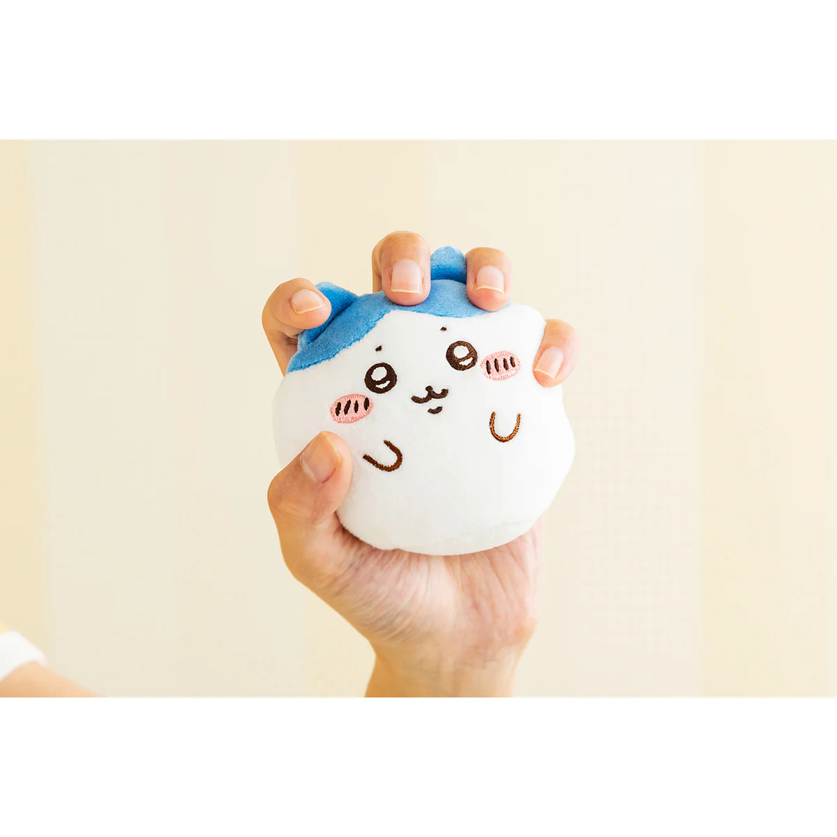 ちいかわ まんまる むちぽふぬいぐるみ（ハチワレ） - Image 3