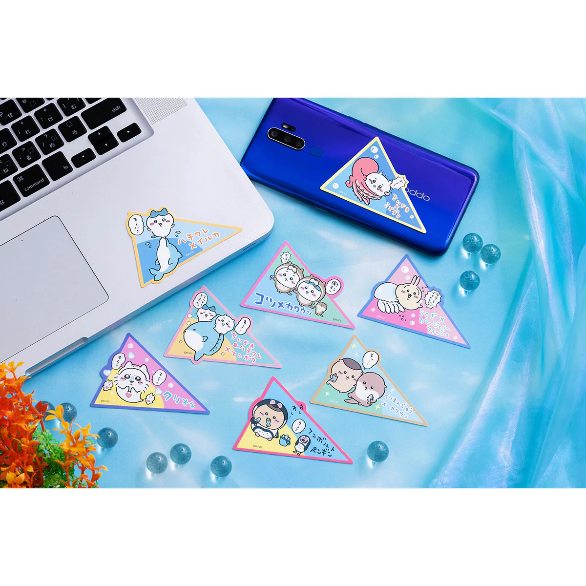ちいかわ水族館 スマホに貼れるサイズのステッカー（ちいかわ＆ハチワレ×コツメカワウソ） - Image 2