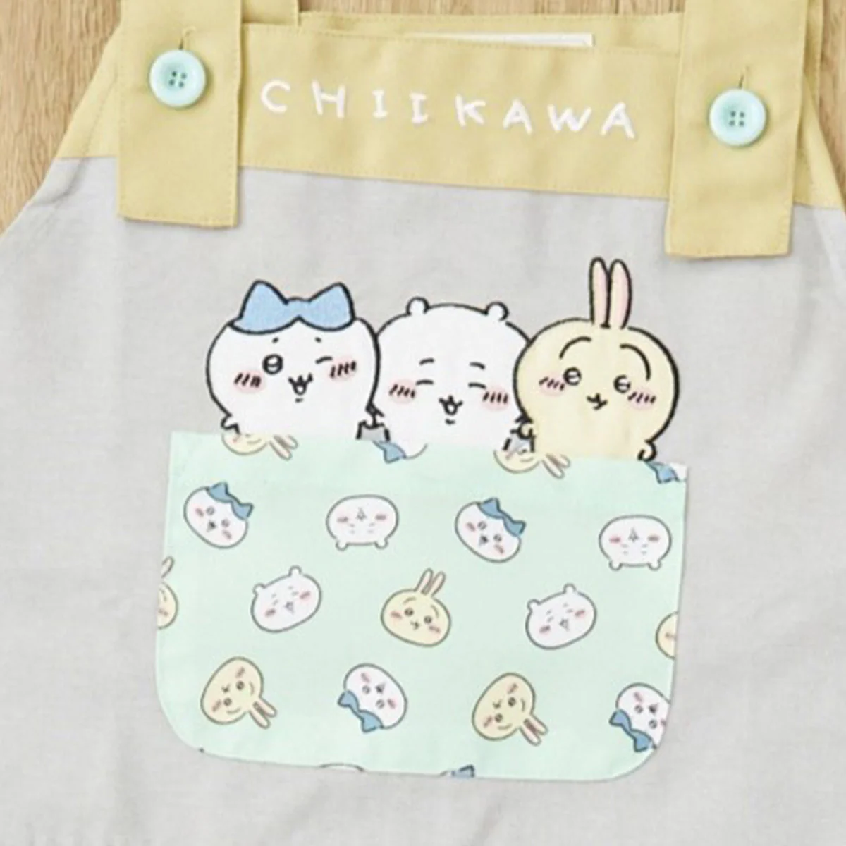 ちいかわ キッズエプロン（皆と一緒に） - Image 3