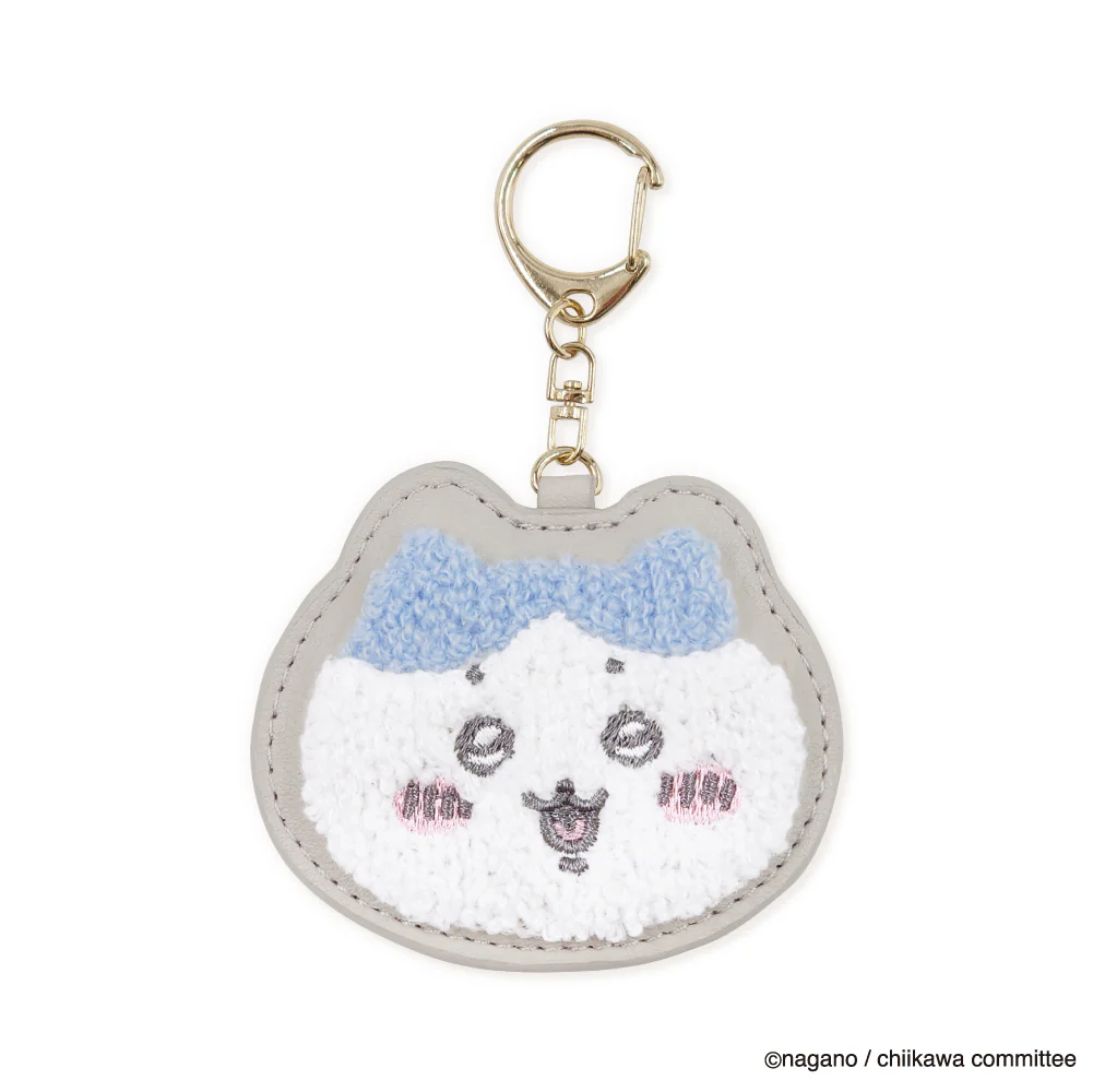 ちいかわ ふわふわワッペン キーホルダー（ハチワレ） - Image 4
