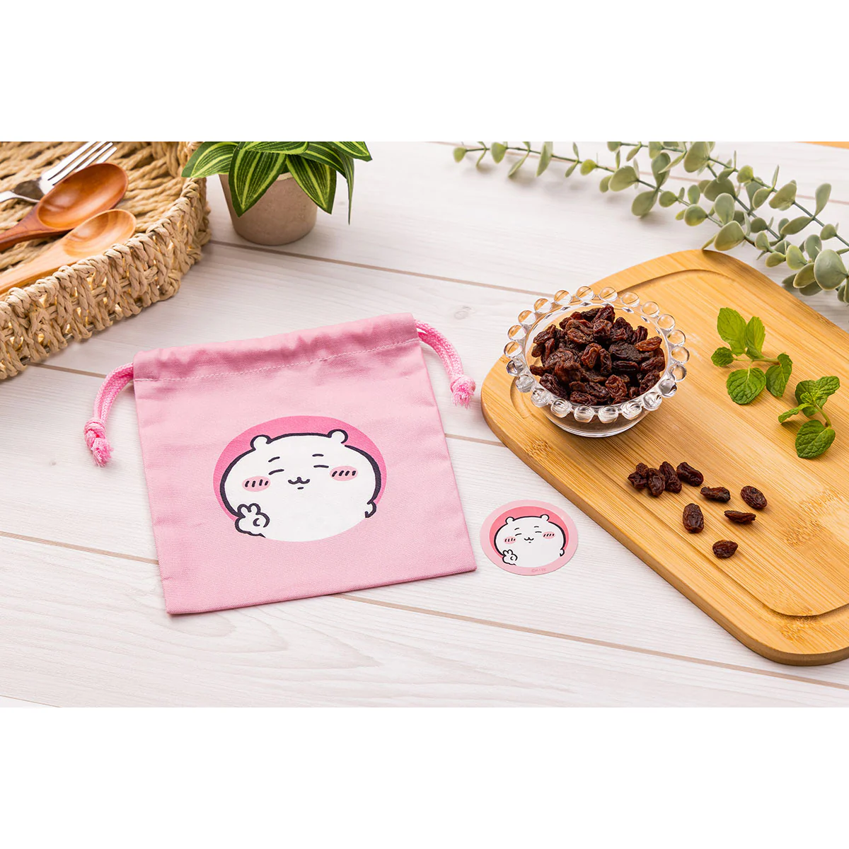 【50%OFF】ちいかわ ちいかわ達のレーズンと巾着（ステッカー付）（ぴーすなちいかわ） - Image 2