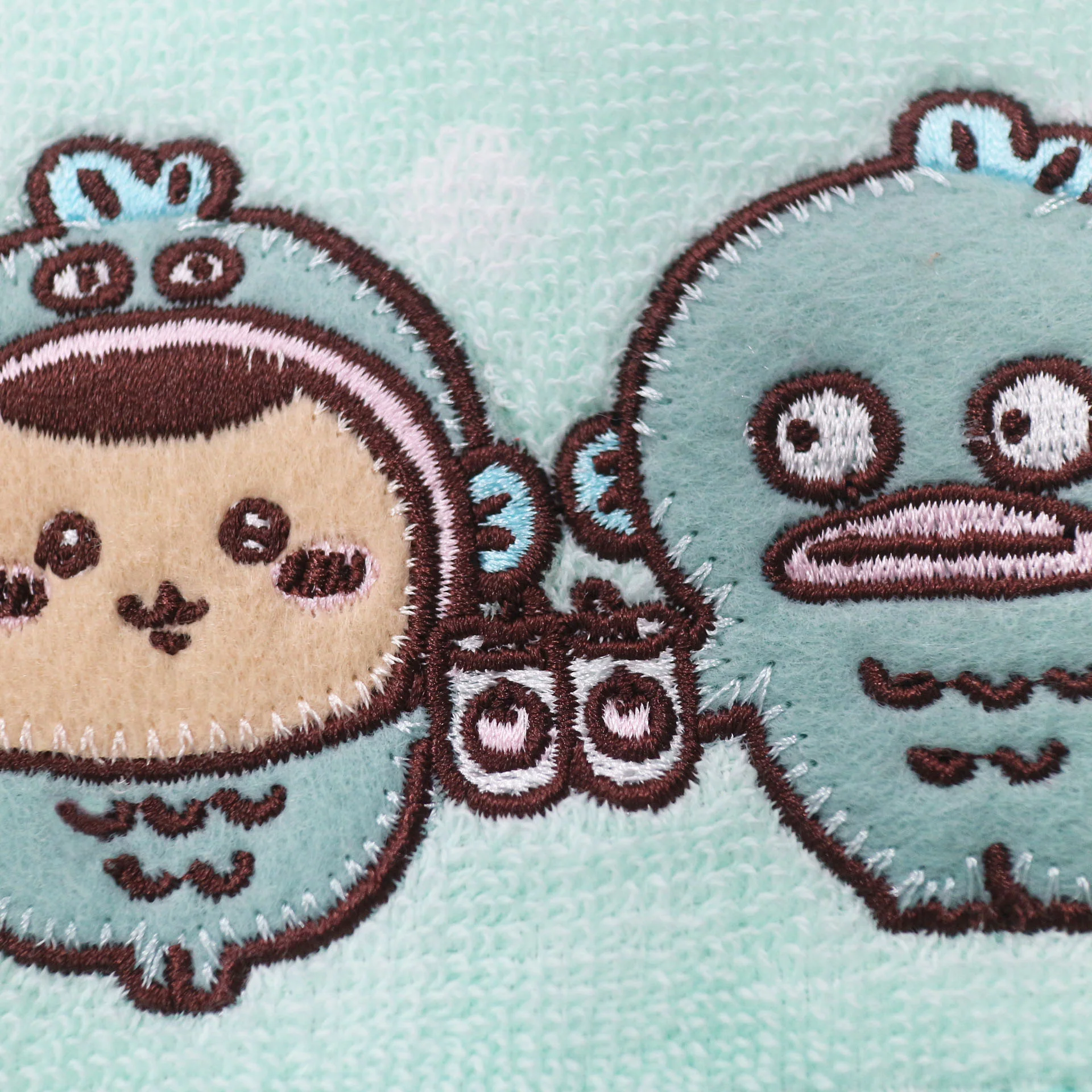 ちいかわ×サンリオキャラクターズ ミニタオル（くりまんじゅうとハンギョドン） - Image 3